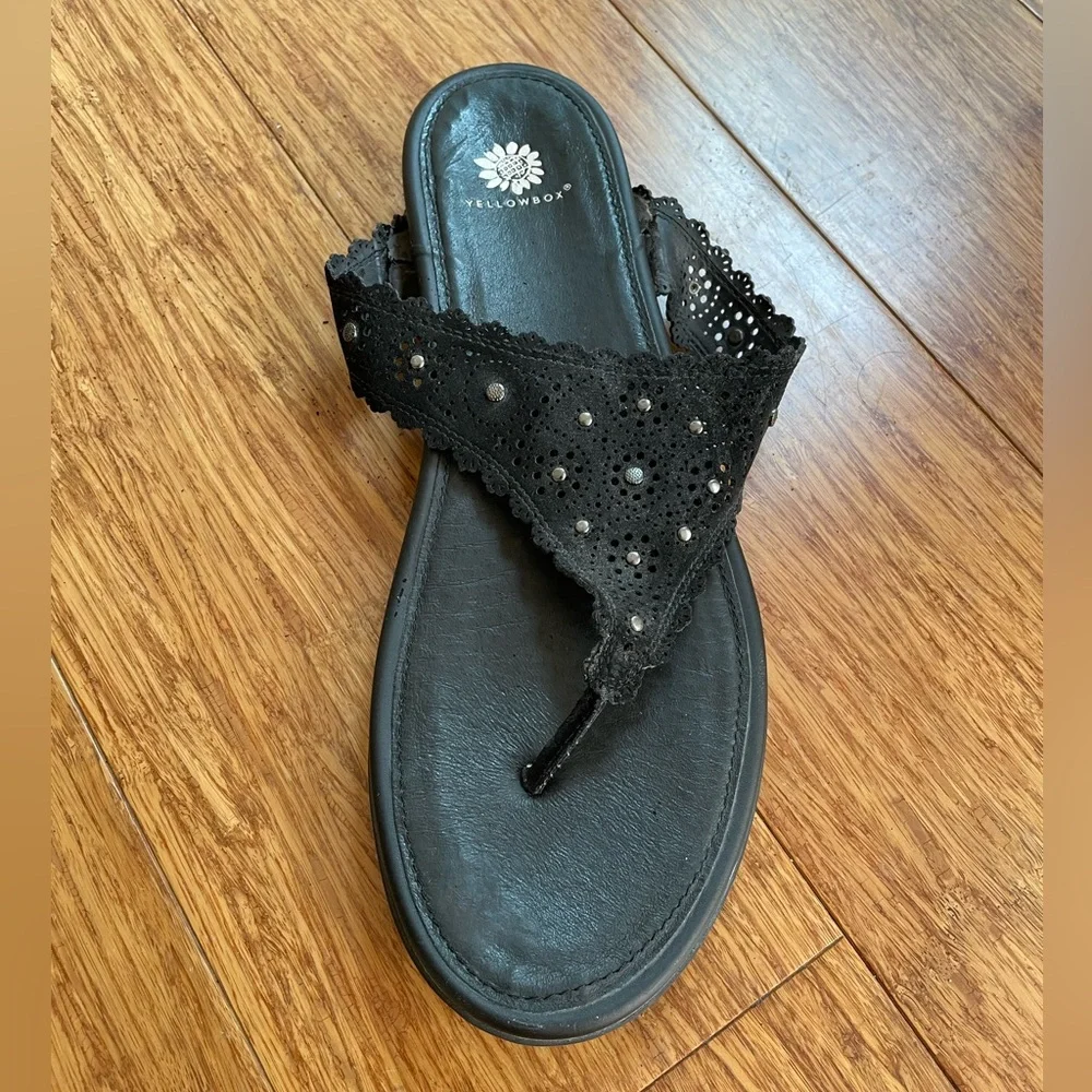 Yellowbox Black Flip Flop Sandals with Openwork Studded Design Size 11 - Picture 4 of 4